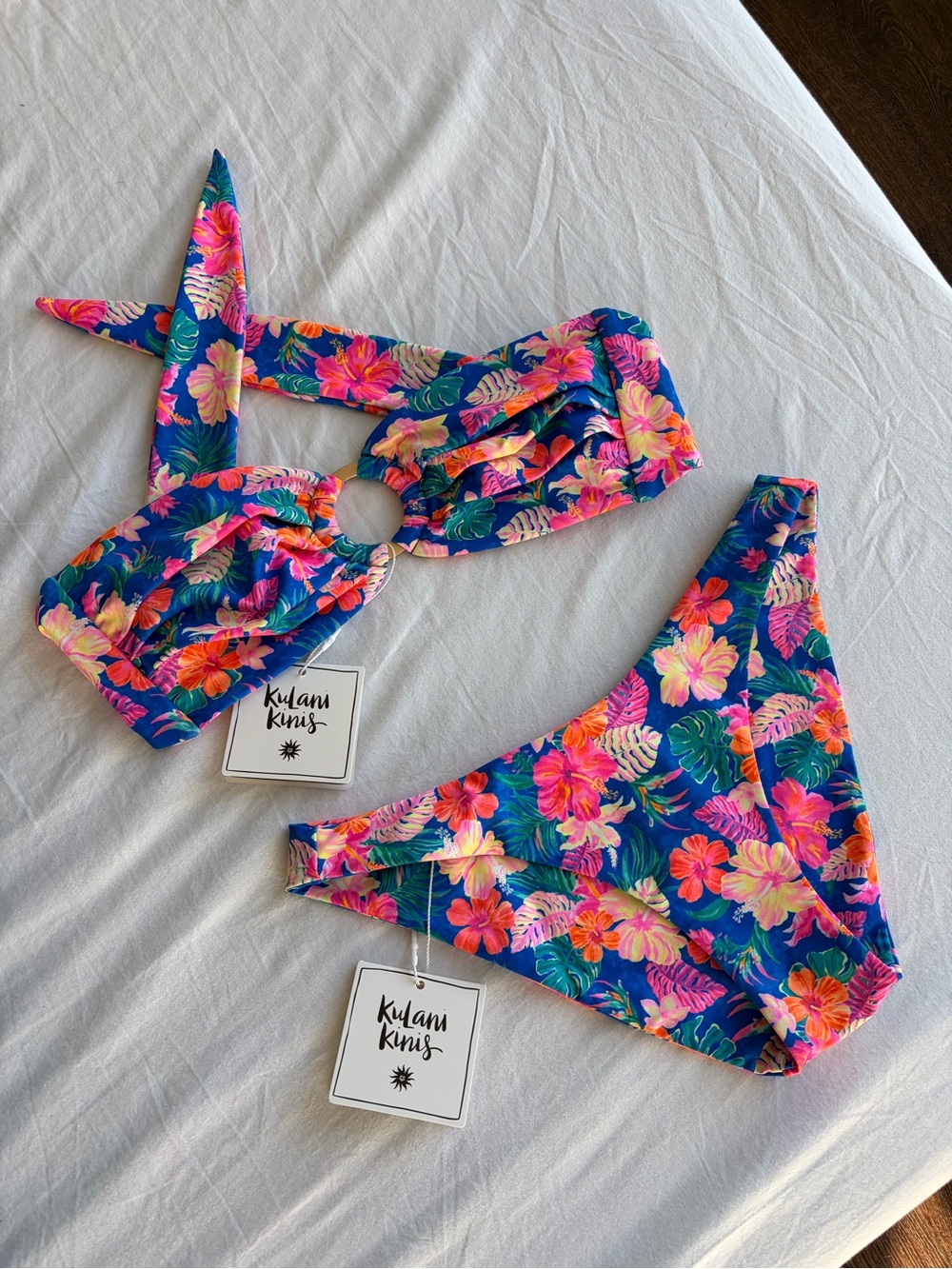 Kulani Kinis Bikini - Picture 3 of 9